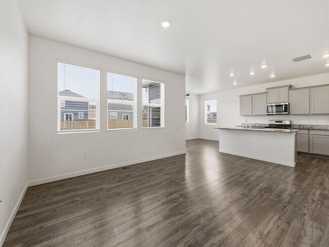 Foto del edificio - Beautiful Home in Severance with 3-Car Garage, Fenced Yard, and Central A/C!