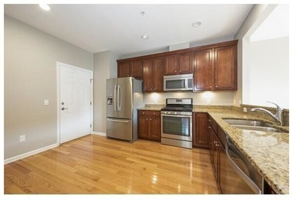 Foto del edificio - 34 Kendall Ct