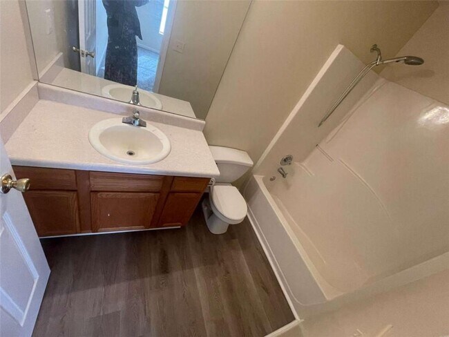 Foto del edificio - 5682 Wind Gate Ln