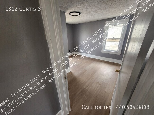 Building Photo - 1312 Curtis St