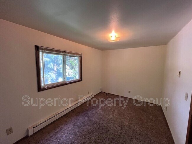 Foto del edificio - 714 N Oak St