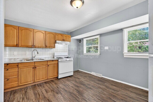 Foto del edificio - 409 Shepley Dr