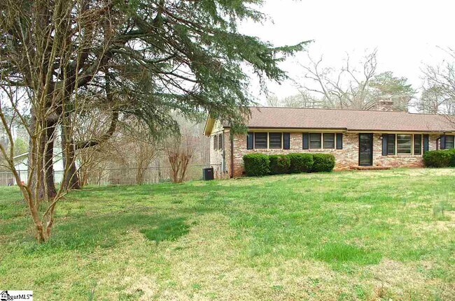 Building Photo - 506 Motor Boat Club Rd