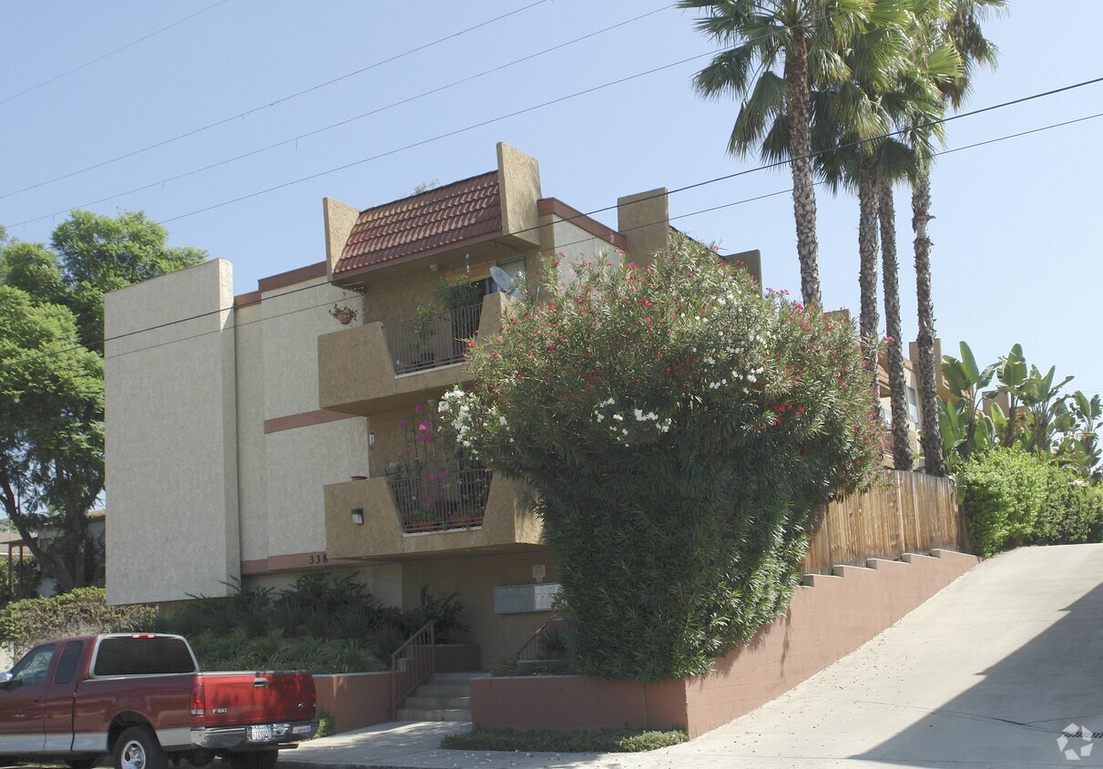 Primary Photo - 338 S Arroyo Dr