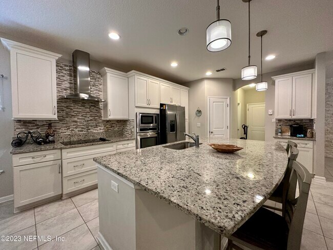 Building Photo - 3920 Hammock Bluff Dr