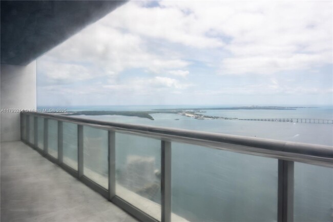 Foto del edificio - 495 Brickell Ave