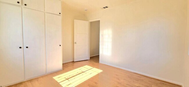 Building Photo - 4335 Elrovia Ave
