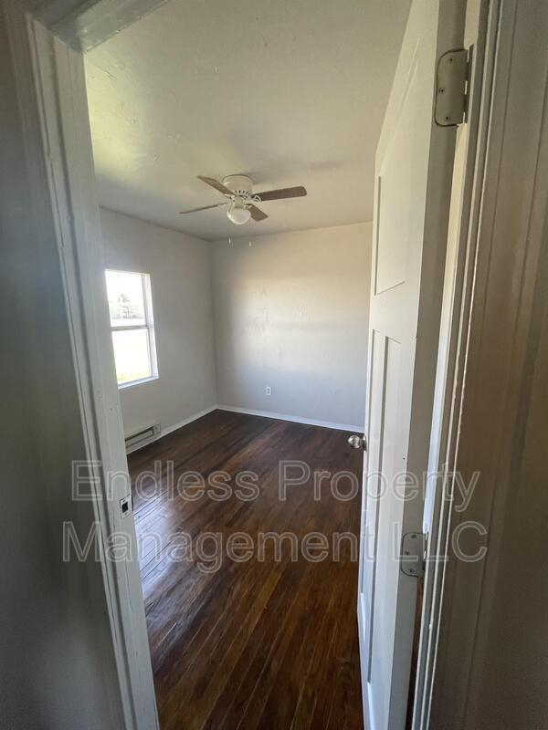 Building Photo - 3204 S Portland Ave