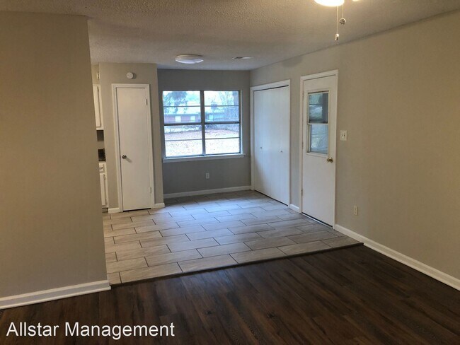 Foto del edificio - 3 br, 1 bath House - 5555 Briarwood