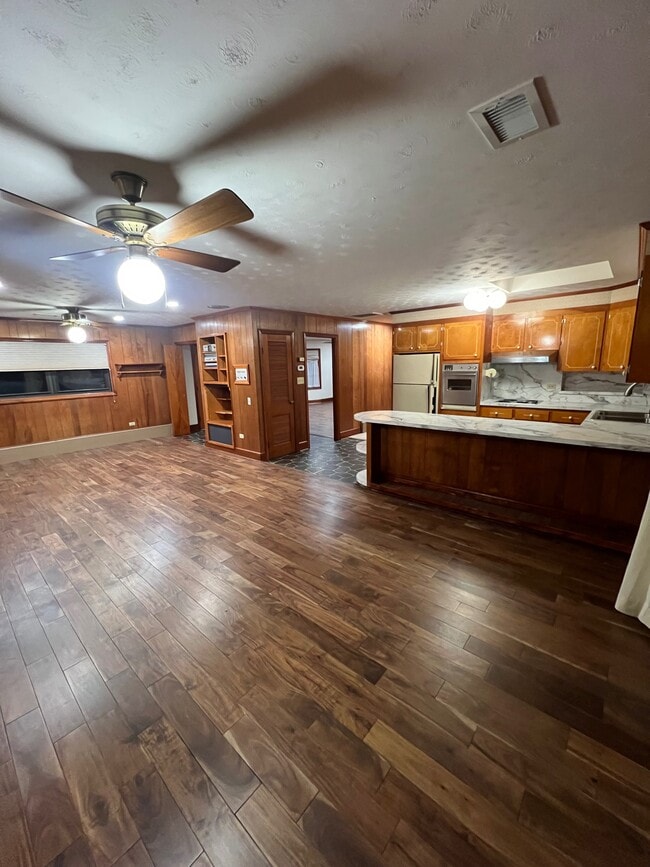 Building Photo - 2294 Sparta Rd