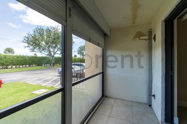 Foto del edificio - Unit D1
