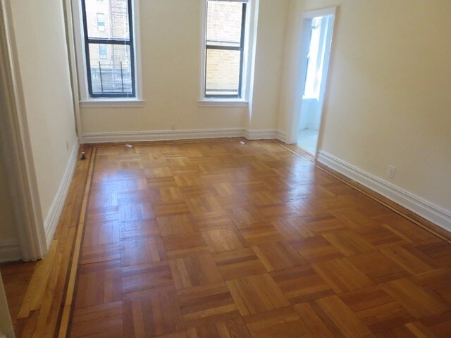 Foto principal - 7402 Ridge Blvd