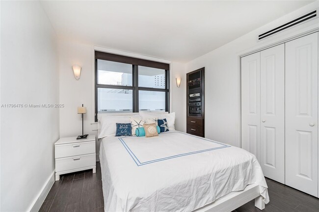 Foto del edificio - 4301 Collins Ave
