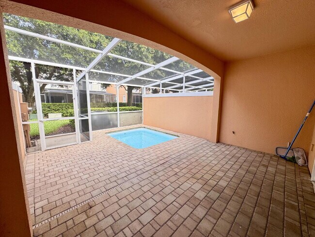 Foto del edificio - 1413 Retreat Cir