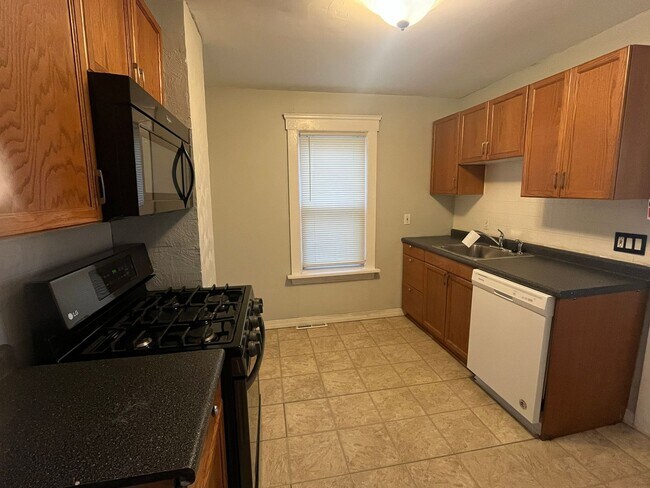 Foto del edificio - Lakewood 2 bed 1 bath home