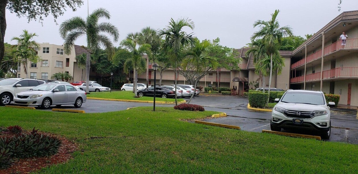 9401 Lime Bay Blvd Unit 106, Tamarac, FL 33321 Condo for Rent in
