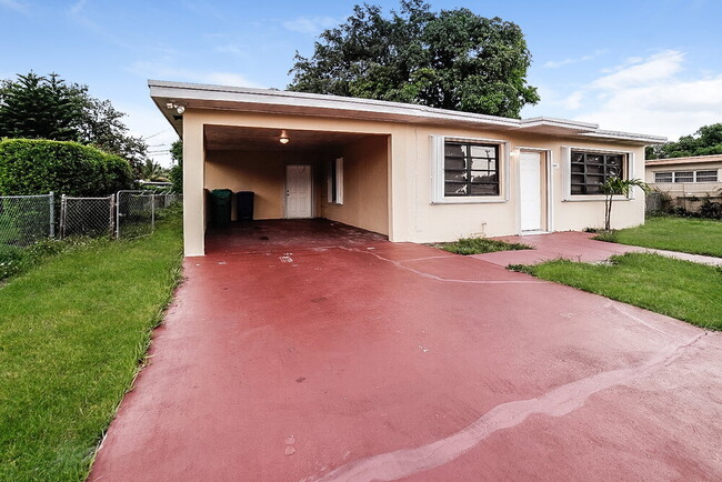 Building Photo - 16401 NW 21st Ave