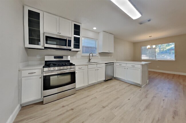 Building Photo - 18714 Timber Way Dr