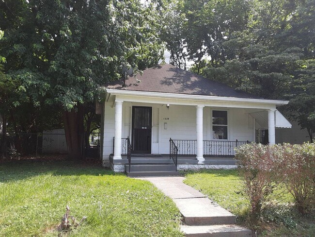 Nice 2BR/1BA house **June 2025 Special! Ha... - Nice 2BR/1BA house **June 2025 Special! Ha...