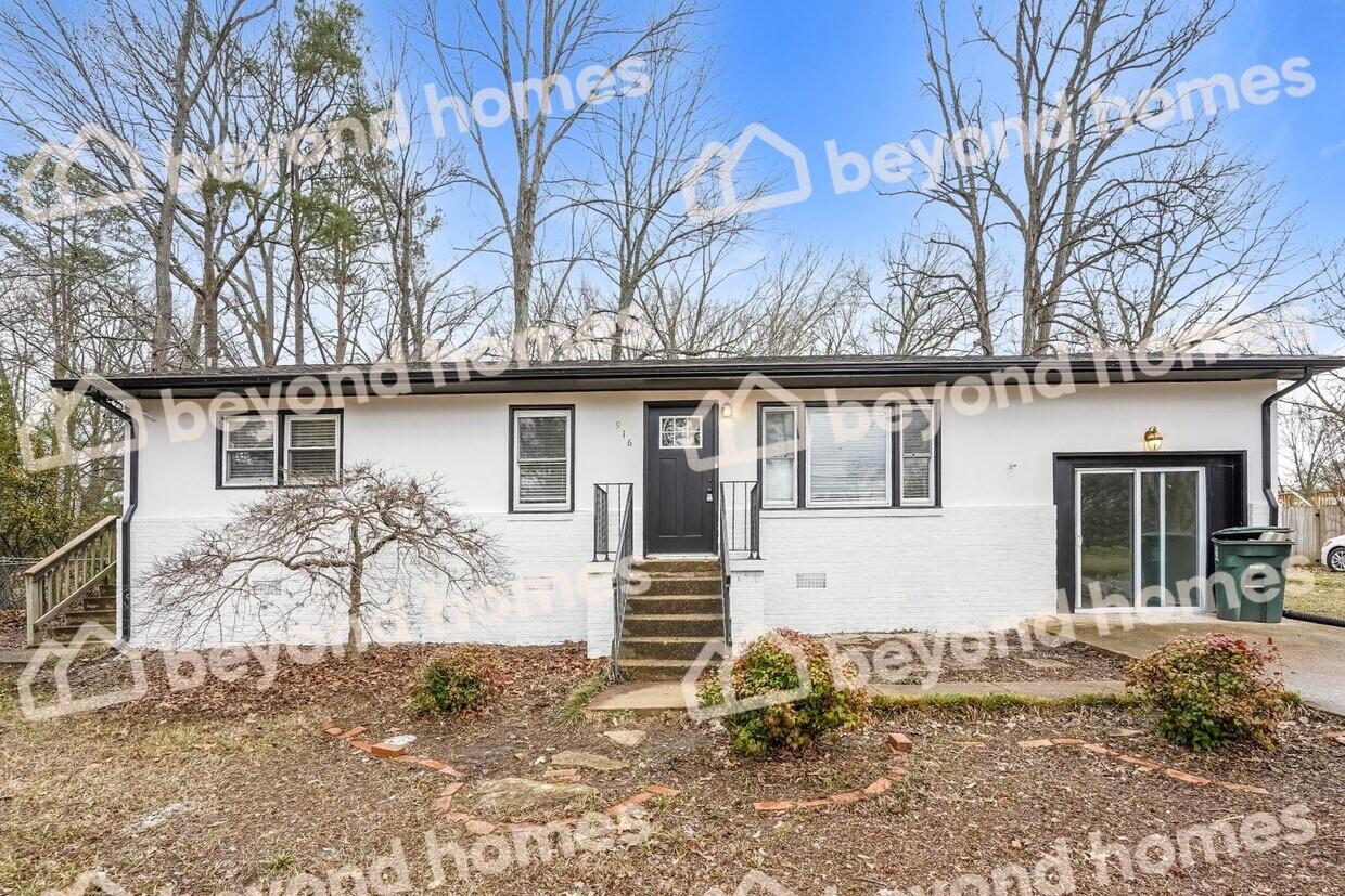 Primary Photo - Beautifully renovated 3 bed, 2.5 bath home...