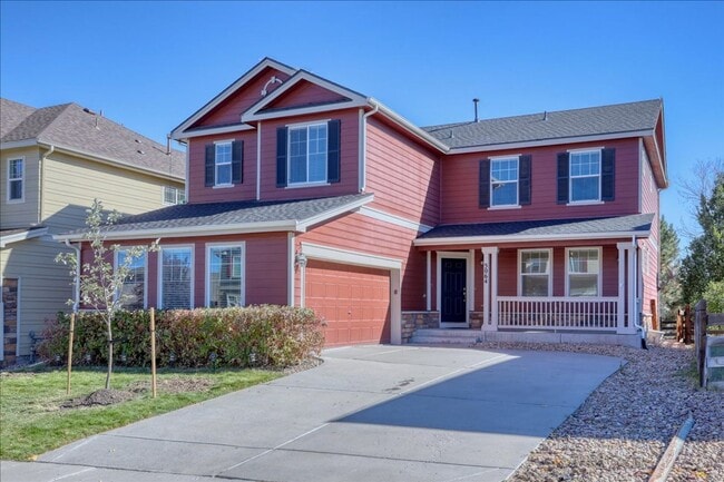 Photo - Awesome 3bed/3bath/2car garage on a quiet street in Aurora! House