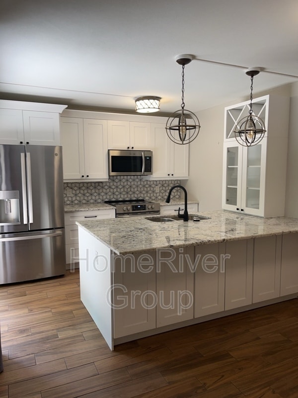 Building Photo - 2719 14th Ct