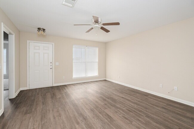 Foto del edificio - 640 W Marshall Dr