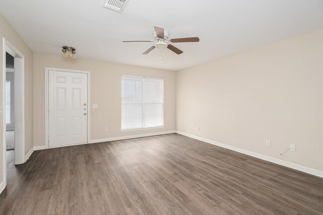 Photo - 640 W Marshall Dr (Van Alstyne, TX) House