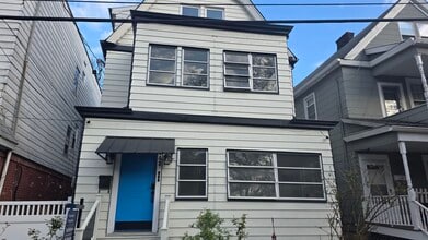 Building Photo - 143 Main St