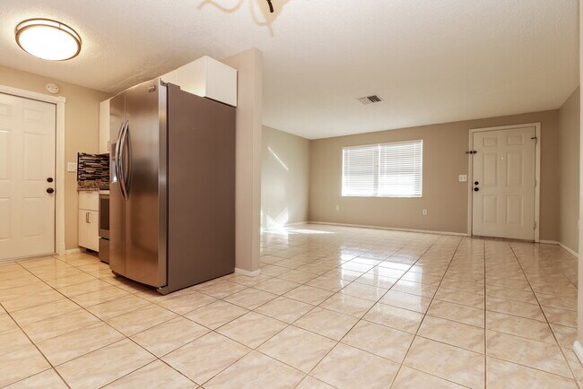 Foto del edificio - 7921 Eugene Dr