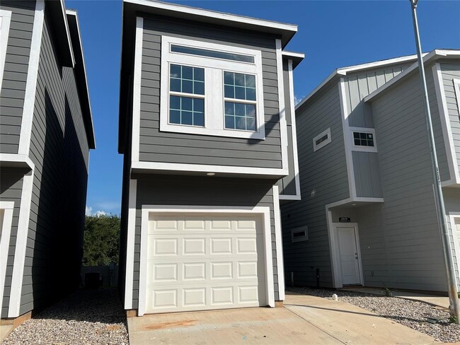 Building Photo - 4917 Paradigm Ln