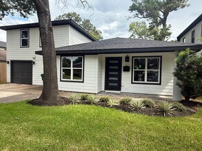 Building Photo - 7414 Janak Dr