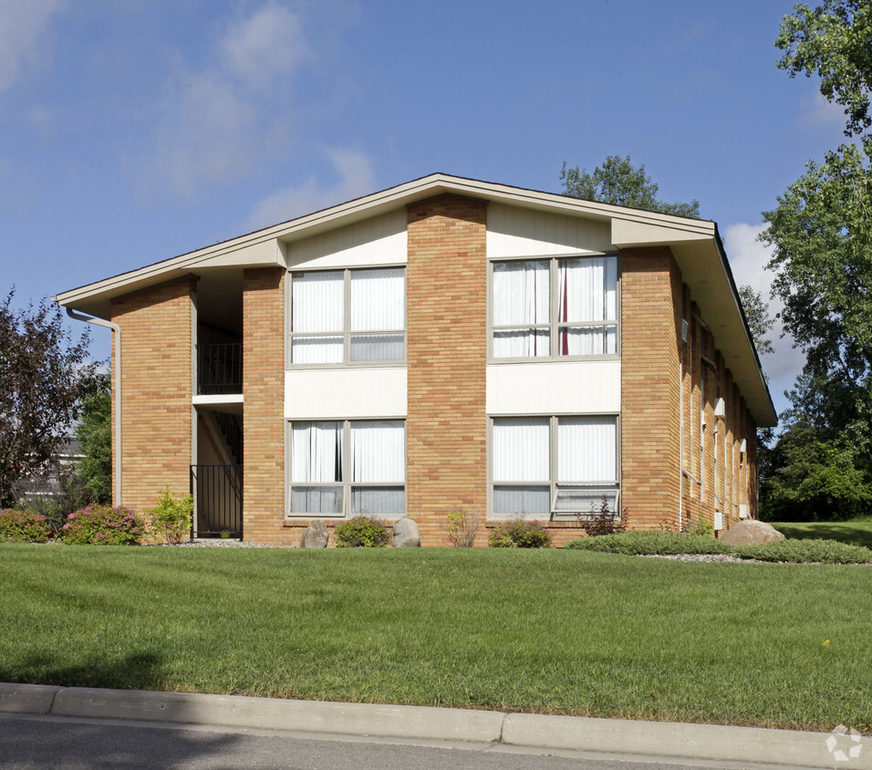 Whispering Pines - Apartments in Burnsville, MN | Apartments.com