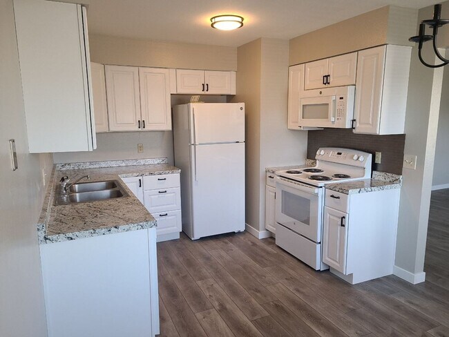 Foto del edificio - 2 Bed/1 Bath Apartment in Clarkston, WA