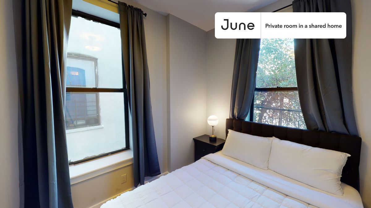 Foto principal - Private bedroom in 3 bed/1 bath Home