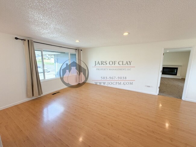 Foto del edificio - Move in ready South Salem Home!