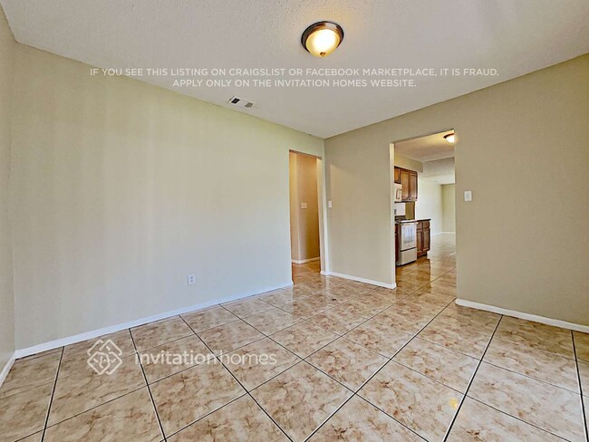 Building Photo - 99 Oaxaca Ln