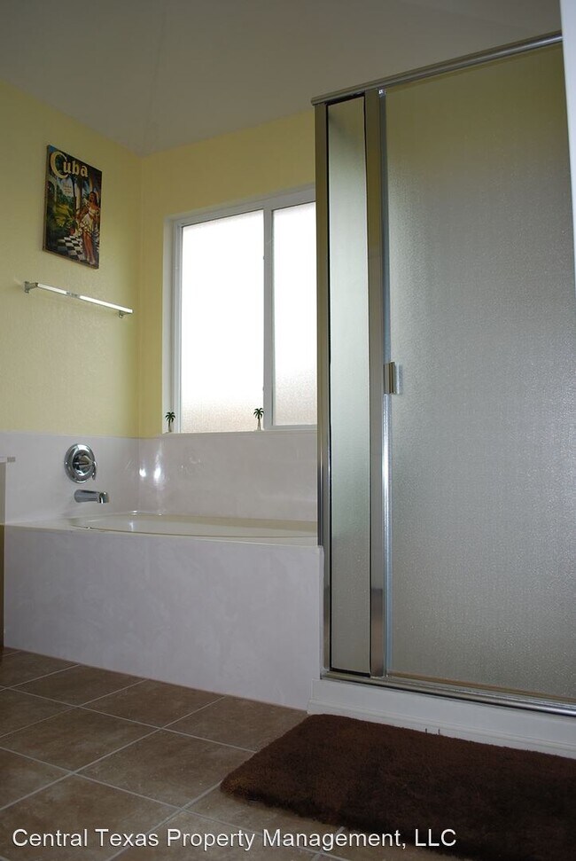 Foto del edificio - 3 br, 2 bath House - 4911 Lions Gate Lane
