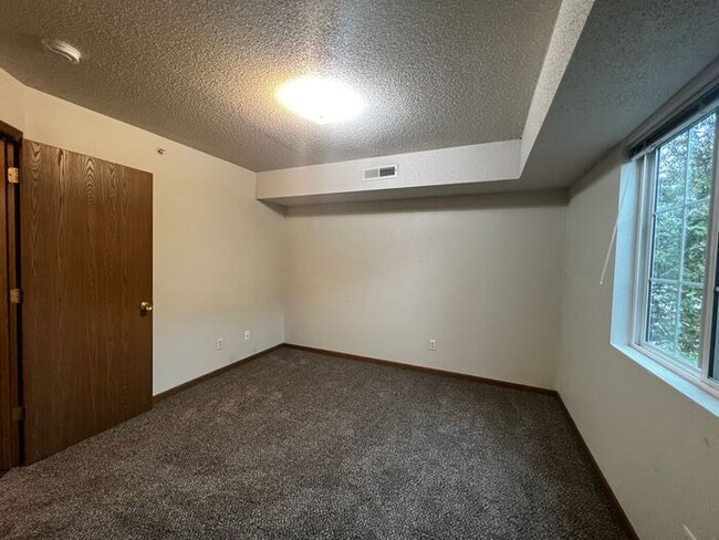 Building Photo - $1,125 | 2 Bedroom, 1 Bathroom Condo | Pet...