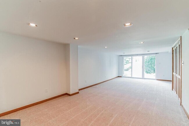 Building Photo - 703 Cheswold Ct