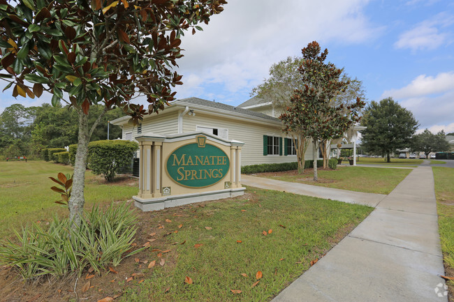 Foto del edificio - Manatee Springs Apartments