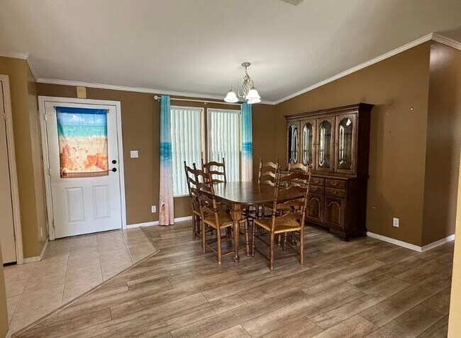 Foto del edificio - 128 Deer Run Lake Dr