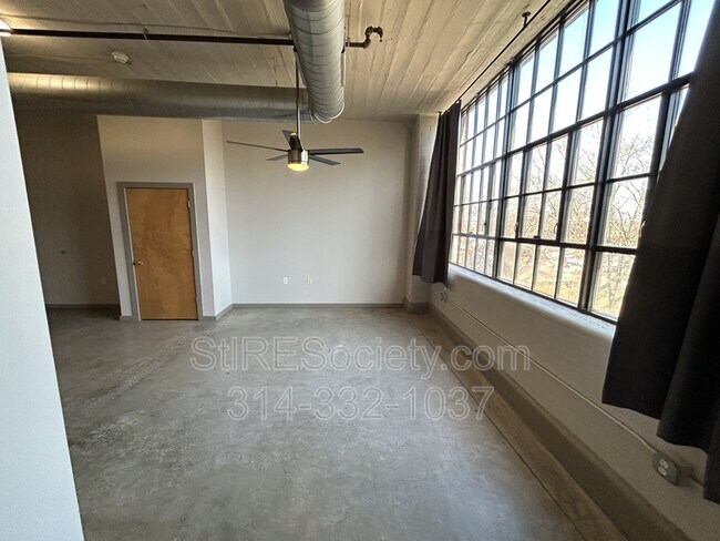 Foto del edificio - 8125 Michigan Ave