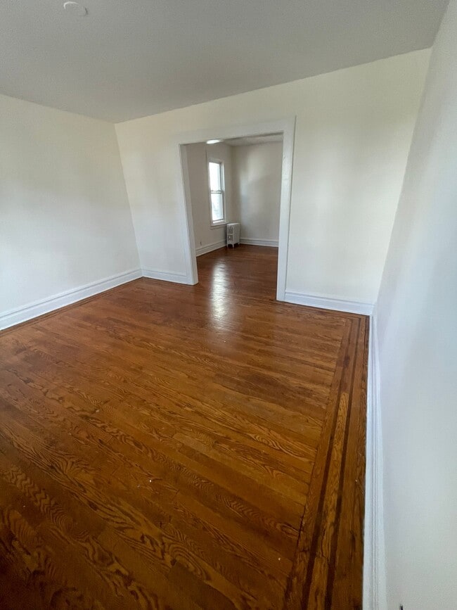 Building Photo - 38 Feiner Pl
