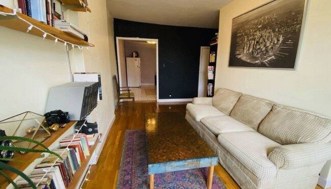 Foto del edificio - 84 Hollywood Ave