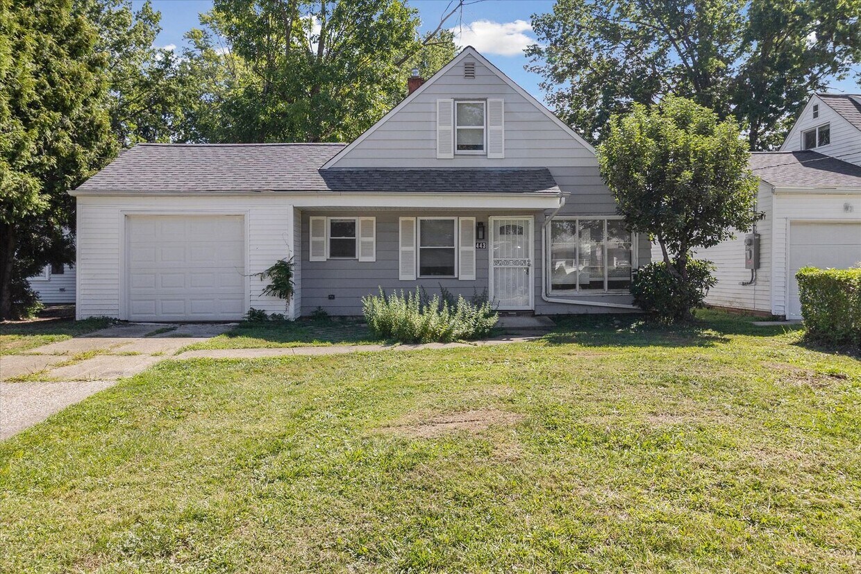 Primary Photo - 443 Fairway Blvd