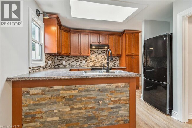 Photo du bâtiment - 93 E 31st St