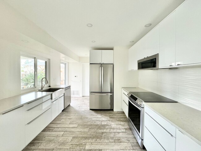 Building Photo - 3Bd/2.5Ba Located in University City!