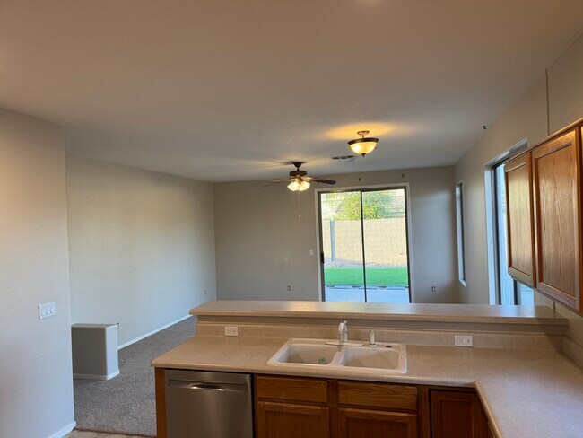 Foto del edificio - 4234 E Shannon St