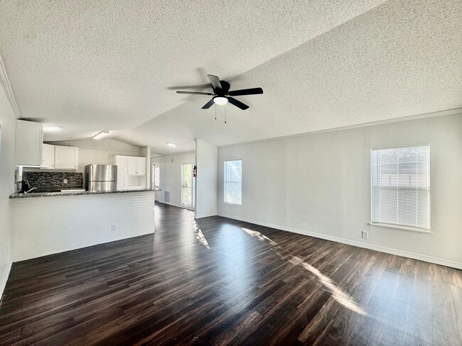 Photo - 1007 Spooner St Apartment